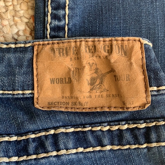 True Religion Women’s Skinny Jeans. (LIKE NEW) - Picture 3 of 8